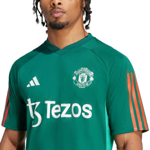 /I/Q/IQ1527_camiseta-adidas-united-entrenamiento-color-verde_3_detalle-cuello-y-pecho.jpg