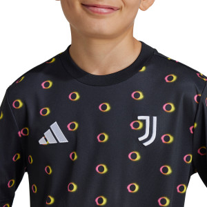 /I/S/IS5791_camiseta-adidas-juventus-nino-pre-match-color-negro_3_detalle-cuello-y-pecho.jpg