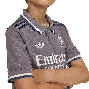 /I/T/IT3441-5_uniforme-adidas-3a-real-madrid-nino-bellingham-24-25-color-gris_3_detalle-cuello-y-pecho-con-escudo.jpg
