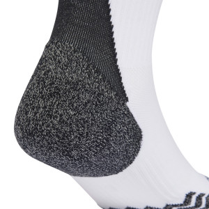 /I/T/IT5537_medias-adidas-real-madrid-2024-2025-color-blanco_3_detalle-talon.jpg