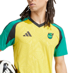 /I/T/IT8541_camiseta-adidas-jamaica-1a-2024-2025-color-amarillo_3_detalle-cuello-y-pecho-con-escudo.jpg