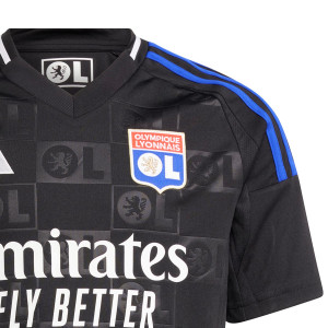 /I/V/IV4734_camiseta-adidas-2a-olympique-lyon-nino-2024-2025-color-negro_3_detalle-cuello-y-pecho-con-escudo.jpg