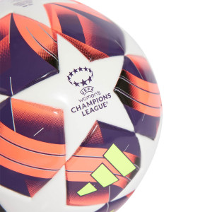 /I/X/IX4049_balon-mini-adidas-women-s-champions-league-24-25-talla-mini-color-blanco_3_detalle-logotipo.jpg