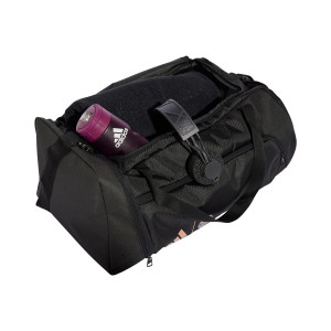 /I/X/IX5697_bolsa-para-deporte-adidas-bayern-color-negro_3_detalle-capacidad.jpg