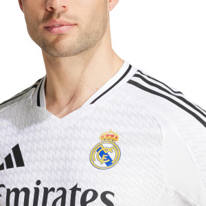 /I/X/IX8095-5_camiseta-adidas-real-madrid-autentica-bellingham-2024-2025-color-blanco_3_detalle-cuello-y-pecho-con-escudo.jpg
