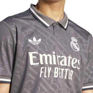 /I/Y/IY1763_camiseta-adidas-3a-real-madrid-24-25-color-gris_3_detalle-pecho.jpg