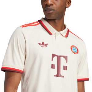 /I/Z/IZ3129_camiseta-adidas-3a-bayern-munich-2024-2025-color-marron_3_detalle-cuello-y-escudo.jpg