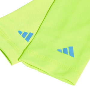 /J/E/JE3930_espinilleras-adidas-tiro-league-color-rosa_3_detalle-medias-y-logotipo.jpg