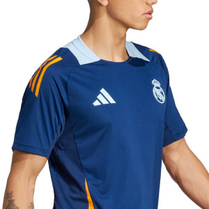 /J/E/JE4207_camiseta-adidas-real-madrid-entrenamiento-color-azul_3_detalle-cuello-y-pecho.jpg