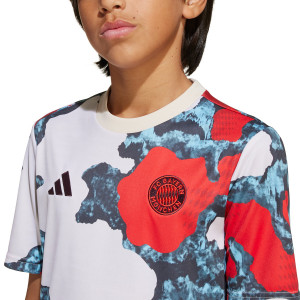 /J/E/JE6774_camiseta-adidas-bayern-nino-pre-match-color-blanco_3_detalle-cuello-y-pecho.jpg