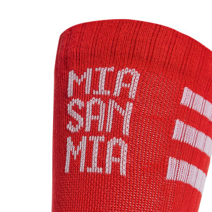 /J/F/JF8894_calcetines-cana-alta-adidas-bayern-2024-2025-color-rojo-y-blanco_3_detalle-logotipo.jpg