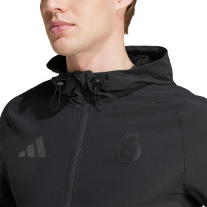/J/W/JW4688_chaqueta-entretiempo-adidas-madrid-color-negro_3_detalle-cierre-cuello-y-pecho.jpg