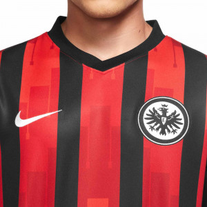 /c/d/cd4254-011_imagen-de-la-camiseta-de-futbol-primera-equipacion-nike-stadium--eintracht-frankfurt-2020-2021-negro-rojo_3_detalle-cuello.jpg