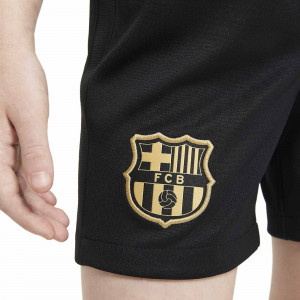 /c/d/cd4558-010_imagen-de-los-pantalones-cortos-de-futbol-junior-nike-stadium-segunda-equipacion-2020-2021-fc-barcelona-dorado-negro_3_detalle-escudo.jpg