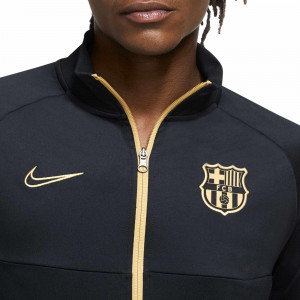 /c/i/ci9248-012_imagen-de-la-chaqueta-de-entrenamiento-de-futbol-nike-fc-barcelona-2020-2021-negro_3_detalle.jpg