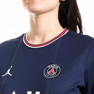 /c/v/cv8190-411_imagen-camiseta-futbol-nike-psg-x-jordan-2021-mujer-dri-fit-stadium_3_detalle-cuello.jpg