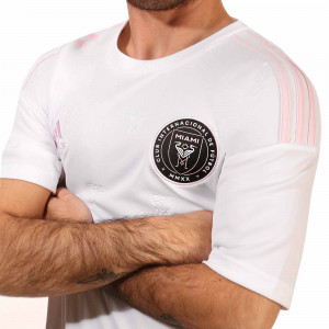 /e/h/eh8628_imagen-de-la-camiseta-de-futbol-adidas-mls-primera-equipacion-inter-miami-cf-2020-blanco-rosa_3_detalle.jpg