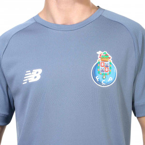 /m/t/mt031063-dpe_imagen-de-la-camiseta-de-entrenamiento-de-futbol-new-balance-porto-fc-2020-2021-azul_3_cuello.jpg
