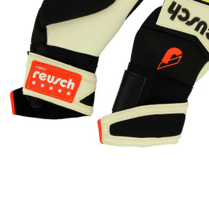 /5/1/5170904-7701_guantes-de-futbol-reusch-legacy-gold-x-negros--blancos_4_detalle-cierre-muneca.jpg