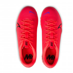 /A/T/AT8145-606_imagen-de-las-botas-de-futbol-Nike-Junior-Mercurial-Vapor-13-Academy-TF-2020-rojo_4_superior.jpg