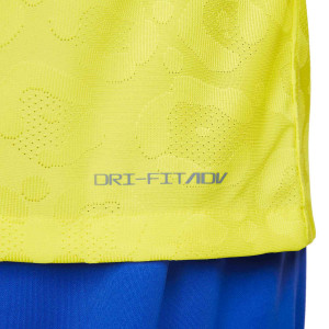 /D/N/DN0618-740_camiseta-nike-brasil-2022-2023-dri-fit-adv-match-amarilla_4_detalle-logotipo.jpg