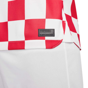 /D/N/DN0684-100_camiseta-nike-croacia-2022-2023-dri-fit-stadium-blanca--rojo_4_detalle-autenticidad.jpg