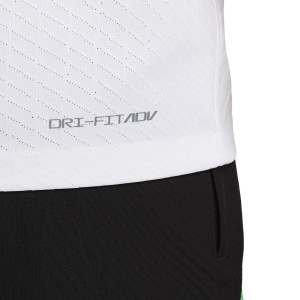 /D/X/DX2617-101_camiseta-nike-2a-liverpool-2023-2024-dri-fit-adv-match-blanca--verde_4_detalle-tecnologia.jpg