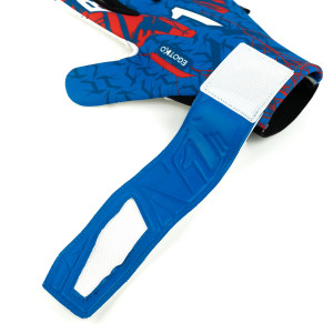 /E/G/EGSA297_guantes-de-futbol-rinat-egotiko-vengador-as-azules_4_detalle-cierre-muneca.jpg