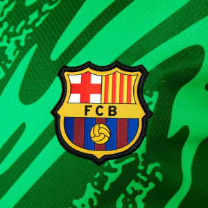 /F/N/FN9161-329_camiseta-manga-larga-nike-barcelona-nino-portero-2024-2025-dri-fit-stadium-verde_4_detalle-escudo.jpg