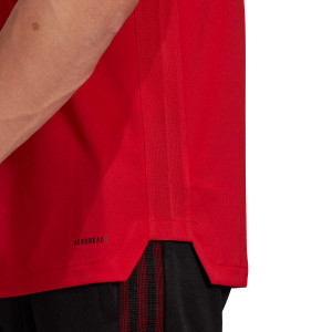 /H/6/H63962_camiseta-adidas-united-entrenamiento-roja_4_detalle-logotipo.jpg