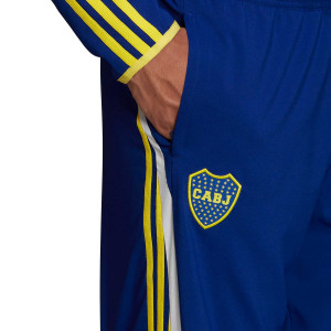 /H/B/HB0563_pantalon-largo-adidas-boca-juniors-teamgeist-woven-azul_4_detalle-escudo.jpg