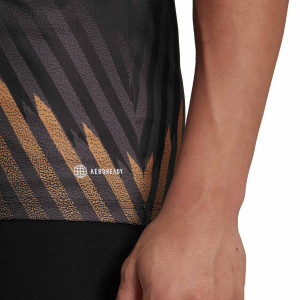 /H/C/HC1286_camiseta-adidas-alemania-pre-match-negra--naranja_4_detalle-logotipo.jpg