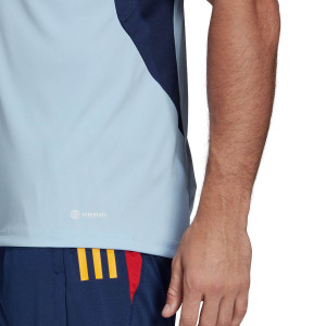 /H/S/HS6013_camiseta-adidas-espana-entrenamiento-staff-azul-celeste_4_detalle-logotipo.jpg