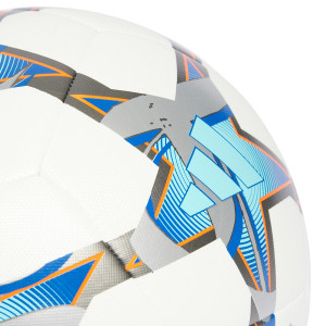 /I/A/IA0952-4_balon-futbol-7-adidas-champions-league-2023-2024-training-talla-4-blanco--azul_4_detalle-logotipo.jpg