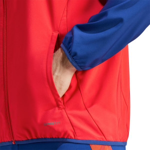 /I/P/IP6400_chaqueta-adidas-espana-presentacion-roja_4_detalle-manga-y-bolsillo.jpg