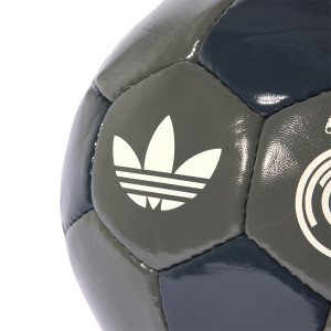 /I/X/IX4021-5_balon-de-futbol-11-adidas-real-madrid-club-talla-5-blanca_4_detalle.jpg