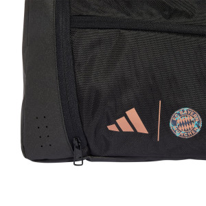 /I/X/IX5697_bolsa-deporte-adidas-bayern-negra_4_detalle-logotipo.jpg