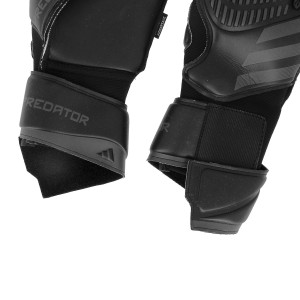 /I/Z/IZ1503_guantes-de-arquero-con-ferula-adidas-predator-match-fingersave-negros_4_detalle-cierre-en-muneca.jpg