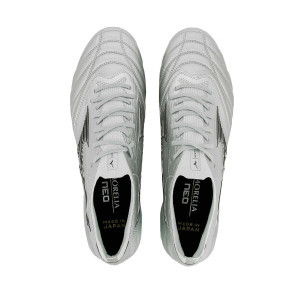 /P/1/P1GA2190-03_botas-de-futbol-tacos-mizuno-morelia-neo-b-japan-md-plateadas_4_superior.jpg
