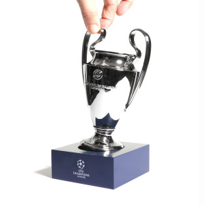 /U/E/UEFA-CL-150-AP_imagen-de-la-replica--del-trofeo-uefa-champions-league-150-mm-plata_4_escala.jpg