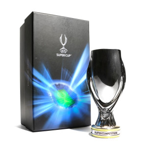 /U/E/UEFA-SC-150_trofeo-uefa-supercopa-150-mm-plateada_4_packaging.jpg