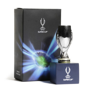 /U/E/UEFA-SC-70-HP_trofeo-uefa-supercopa-70-mm-con-pedestal-plateado_4_packaging.jpg
