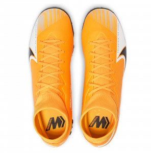 /a/t/at7978-801_imagen-de-las-botas-de-futbol--nike-mercurial-superfly-7-academy-tf-2020-naranja-blanco_4_superior.jpg