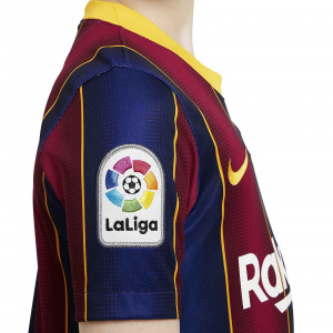 /c/d/cd4500-456_imagen-de-la-camiseta-junior-de-la-primera-equipacion-fc-barcelona-nike-stadium-2020-2021--rojo-azul_4_detalle-parche.jpg