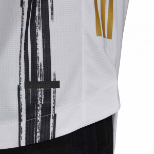 /g/j/gj7601_imagen-de-la-camiseta-de-futbol-primera-equipacion-adidas-juventus-2020-2021-blanco-negro_4_detalle-tejido.jpg