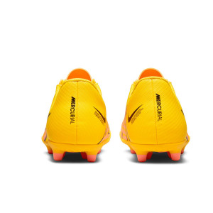 /D/J/DJ5958-780_botas-futbol-color-amarillo-nike-mercurial-jr-vapor-15-club-fg-mg_5_perspectiva.jpg