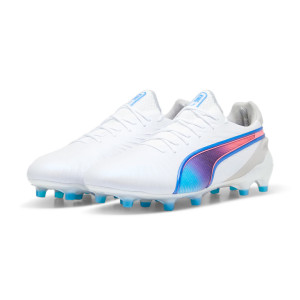 /1/0/107809-02_botas-de-futbol-con-tacos-blancas-puma-king-ultimate-fg-ag_6_conjunto.jpg