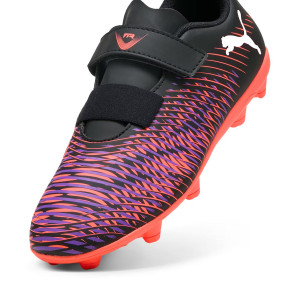 /1/0/108286-01_botas-de-futbol-con-tacos-negras--purpuras-puma-future-8-play-velcro-fg-ag-rb-jr_6_detalle-frontal.jpg