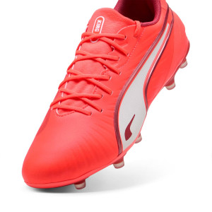 /1/0/108315-01_botas-de-futbol-con-tacos-rojas-puma-king-match-fg-ag_6_detalle-frontal.jpg