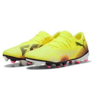 /1/0/108372-03_botas-de-futbol-con-tacos-amarillas-puma-future-8-match-low-fg-ag_6_conjunto.jpg